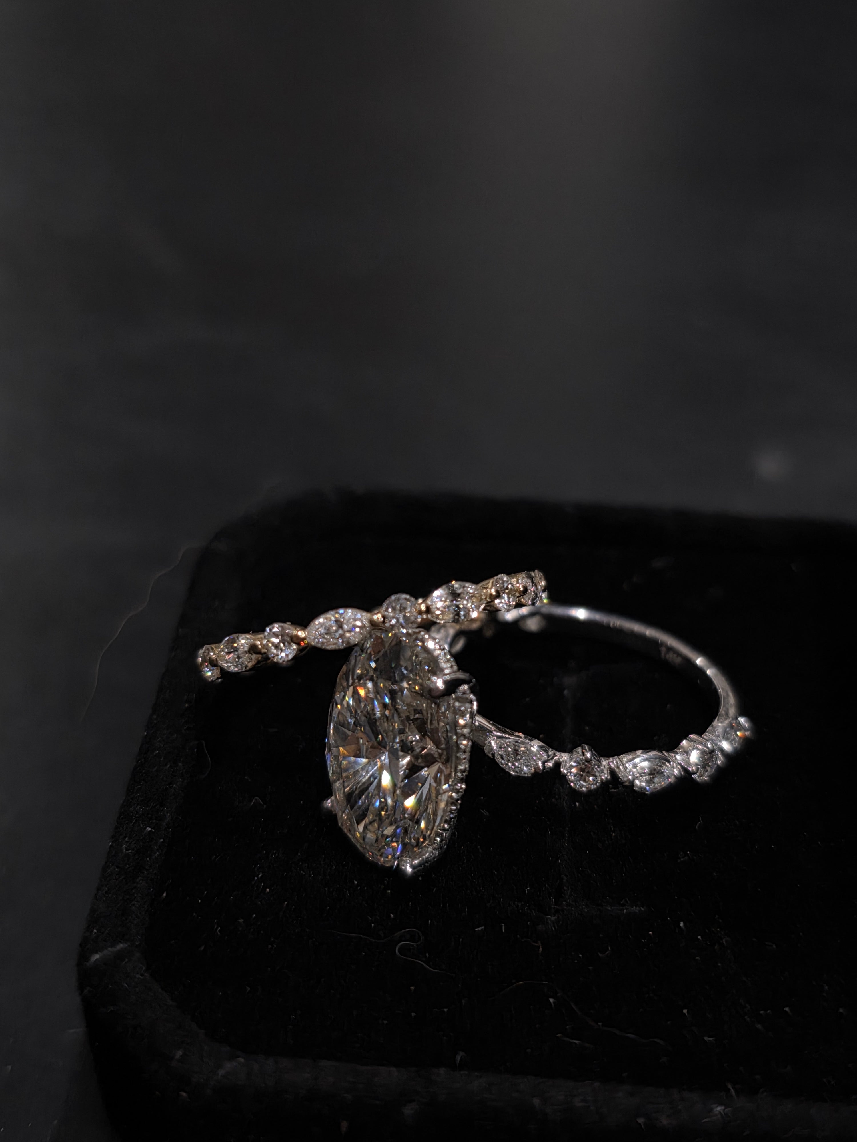 5.09ct VS2 Oval Cut Diamond Ring and Matching Band