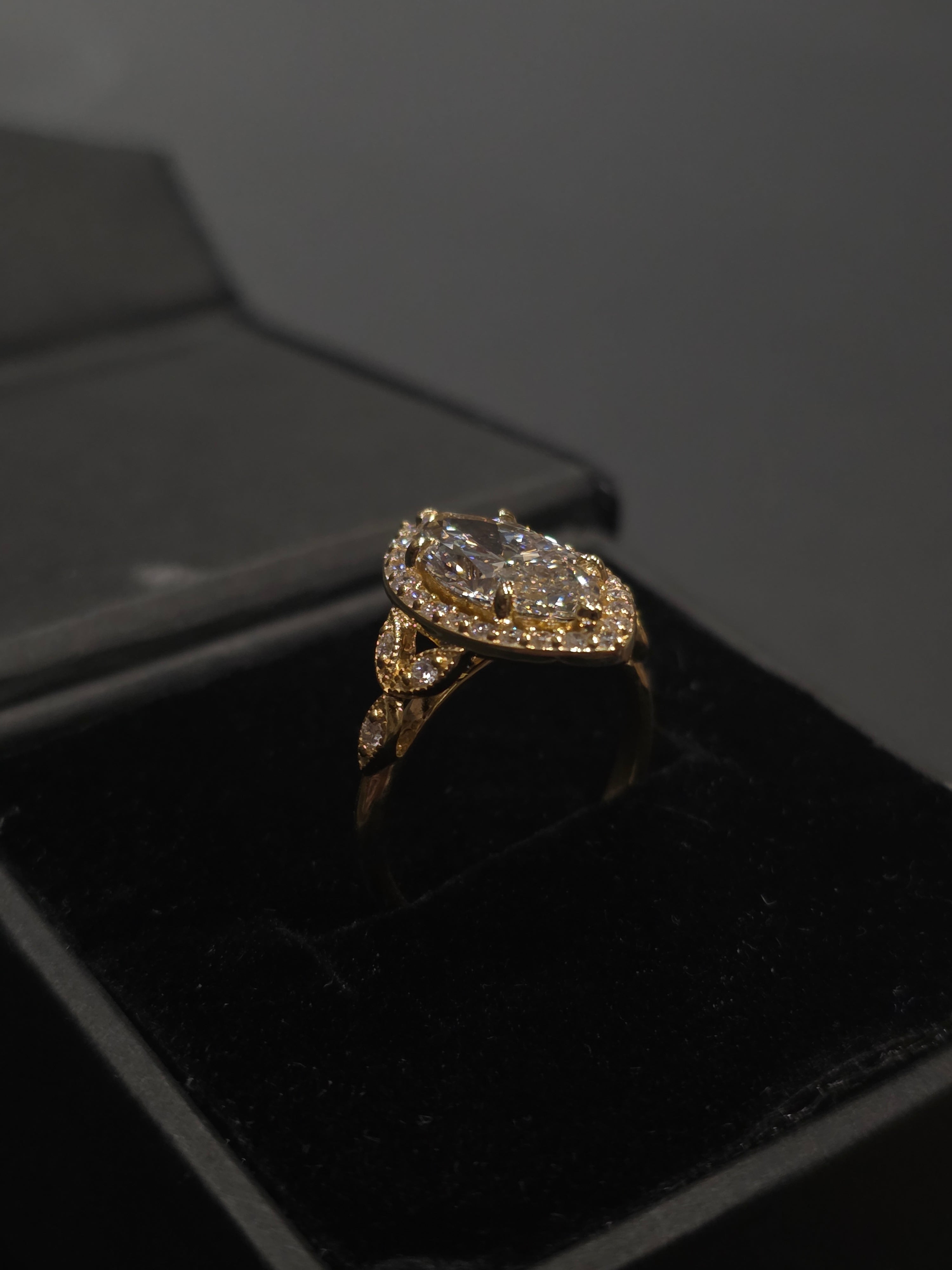 2.83ct VS1 Marquise Brilliant Diamond Ring (Yellow Gold)