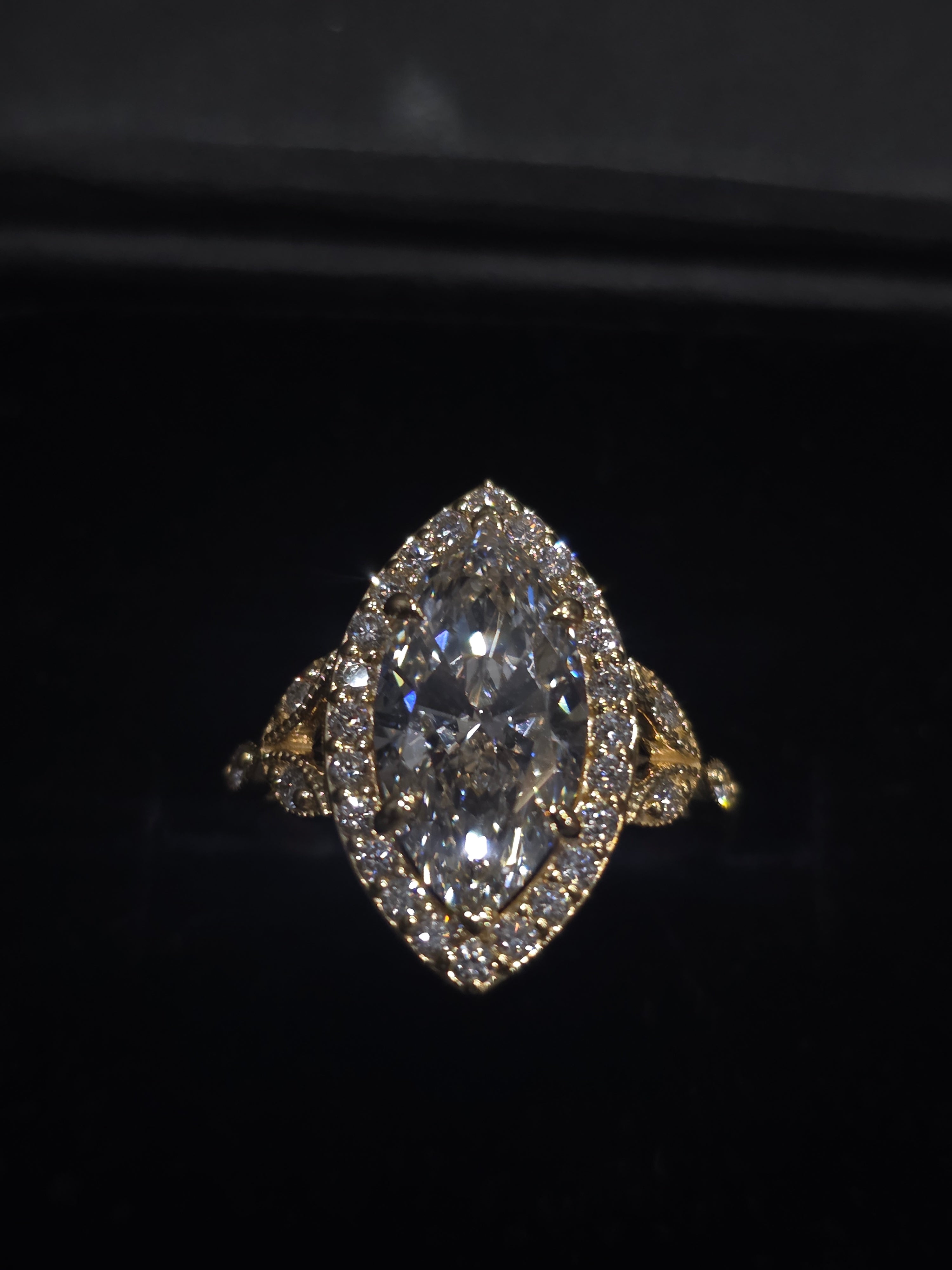 2.83ct VS1 Marquise Brilliant Diamond Ring (Yellow Gold)