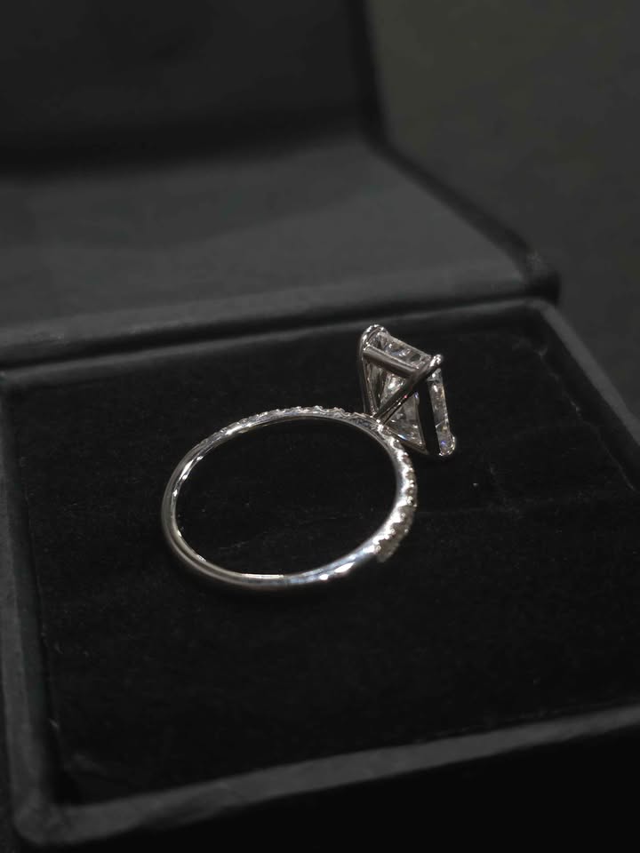 3.02ct Radiant Cut VS2 Diamond Ring