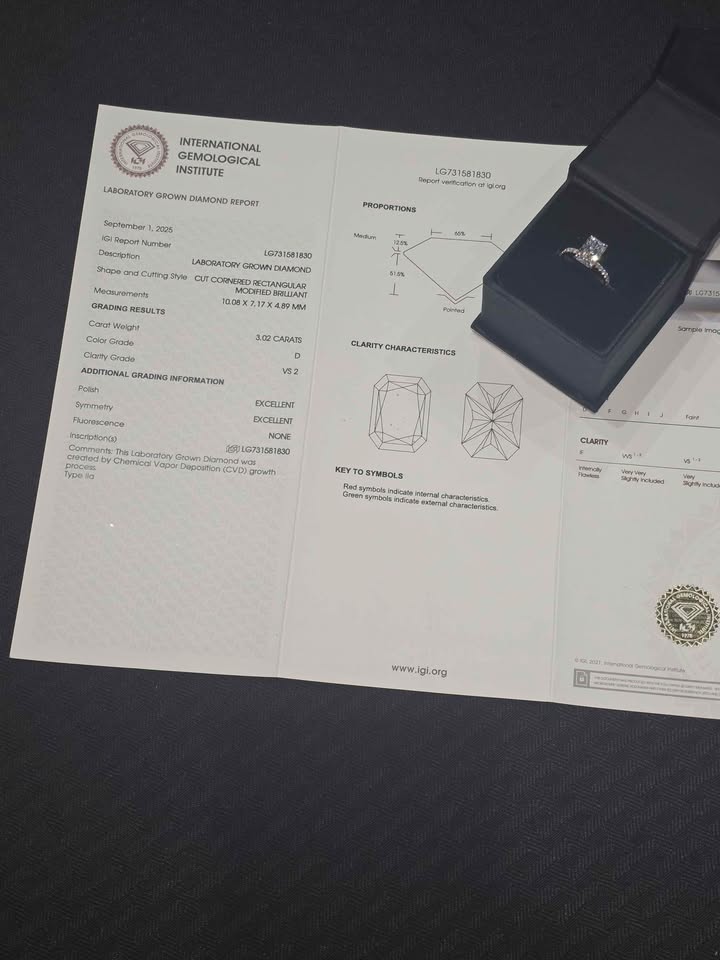 3.02ct Radiant Cut VS2 Diamond Ring