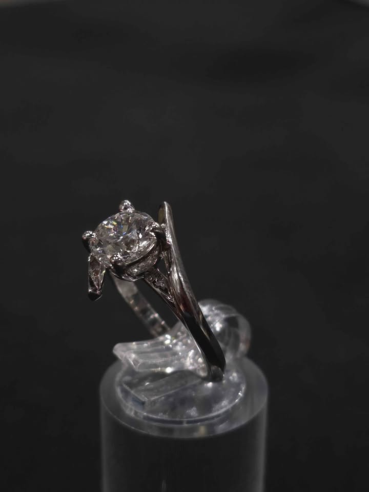 1.52ct Round Cut VS1 Diamond Ring