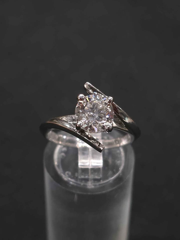 1.52ct Round Cut VS1 Diamond Ring
